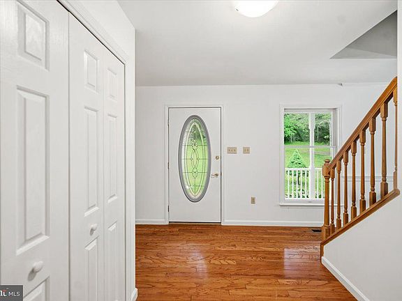 4th image of 140 Coachman Run Rd