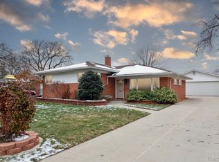 14135 Cavell St, Livonia, MI 48154