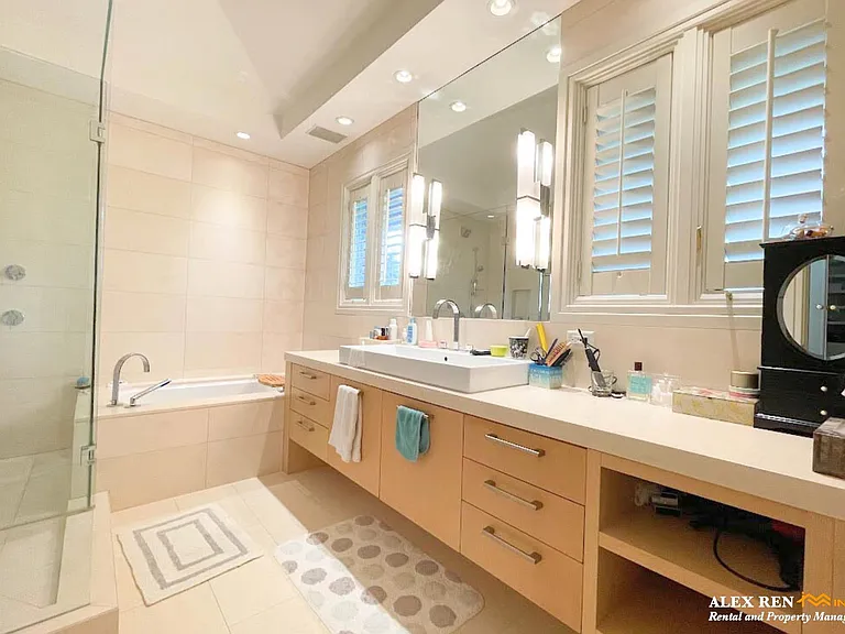 2838 SW Marine Dr — Photo 26