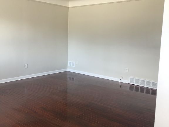 5th image of 18046 Snow Ave