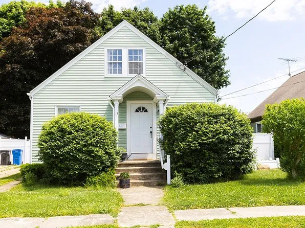 103 Speck Ave, Cranston, RI 02910