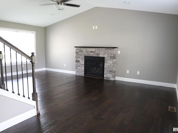 5th image of 1815 W Gaylord Ave