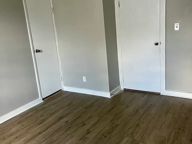 1010 Main St #2 — Photo 5