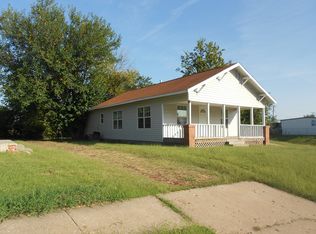 705 N Pine St, Ponca City, OK 74601