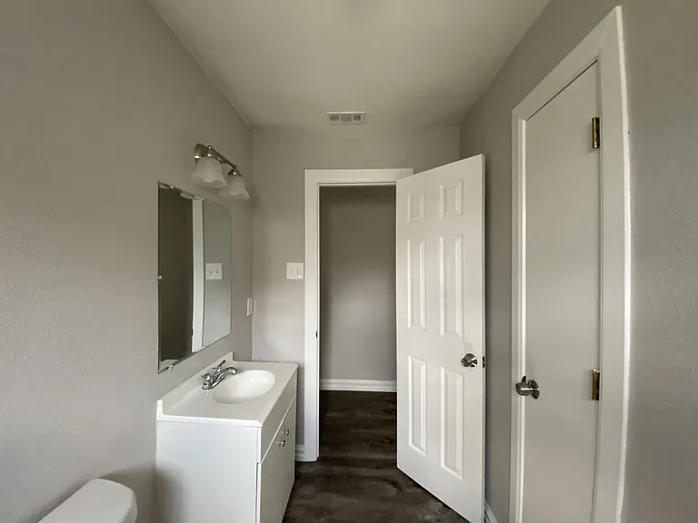 1124 F Ave — Photo 13