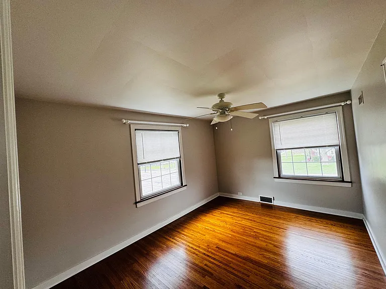3028 N Bigelow St — Photo 16
