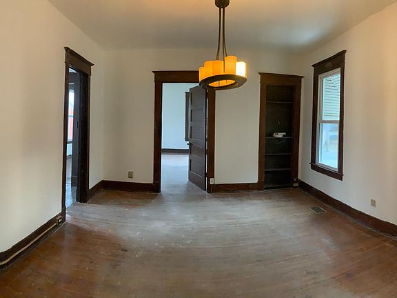 5th image of 3227 Northwestern Pkwy