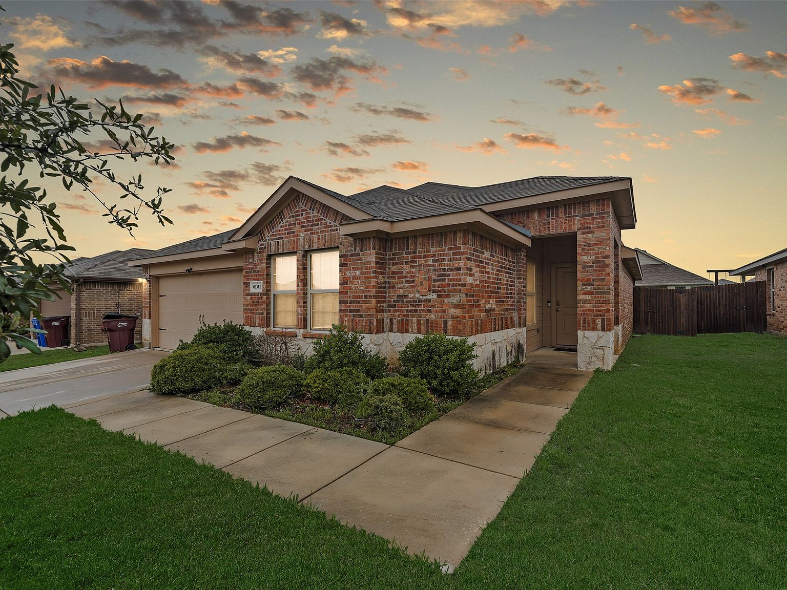 2121 Tulipwood Dr, Royse City, TX 75189 | Zillow