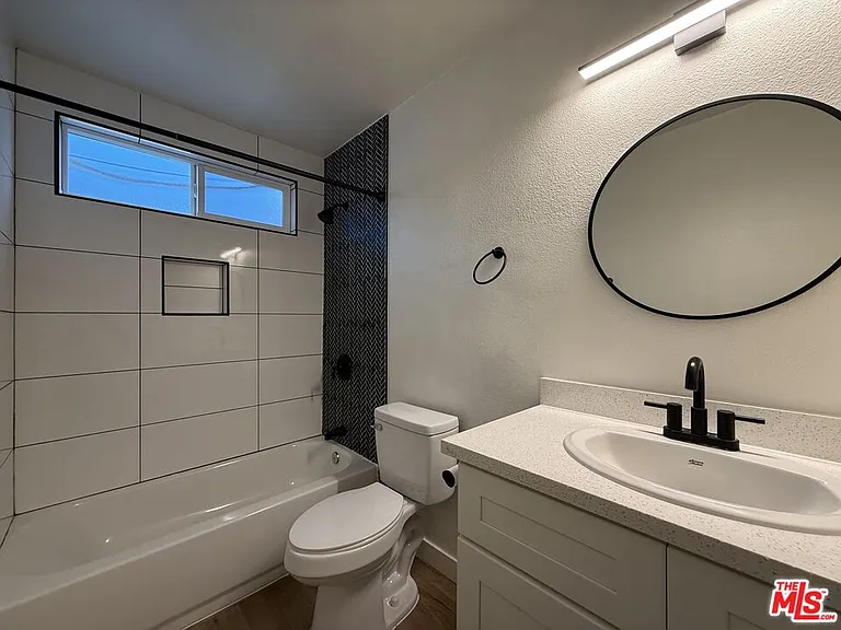 314 S Clark Dr #2 — Photo 30