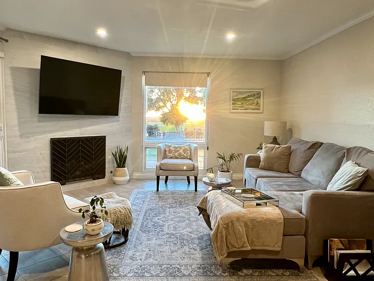 6690 Vista Del Mar #C — Photo 1