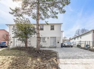 54 Tuscarora Dr #A, Toronto, ON M2H 2K3