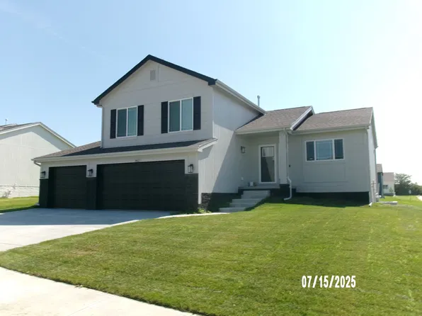 14811 S 18th St, Bellevue, NE 68123