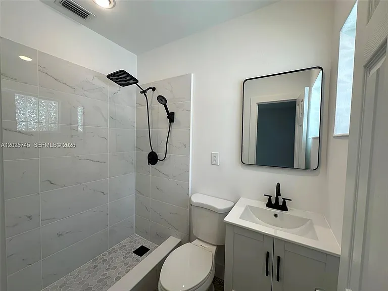 301 NE 15th Ave #1 — Photo 6