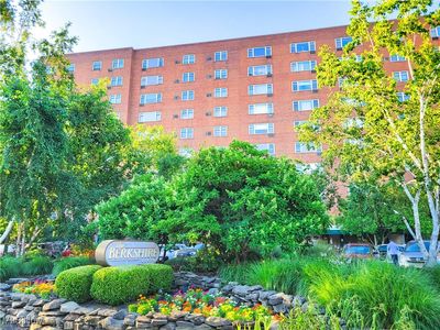 11820 Edgewater Dr APT 506, Lakewood, OH, 44107