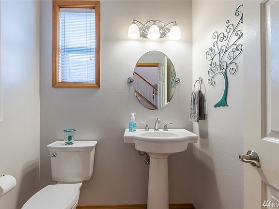 5th image of 1123 22nd Street Pl NW
