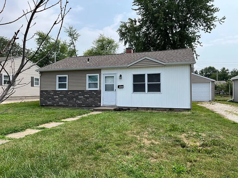 1620 Melrose Dr — Photo 1