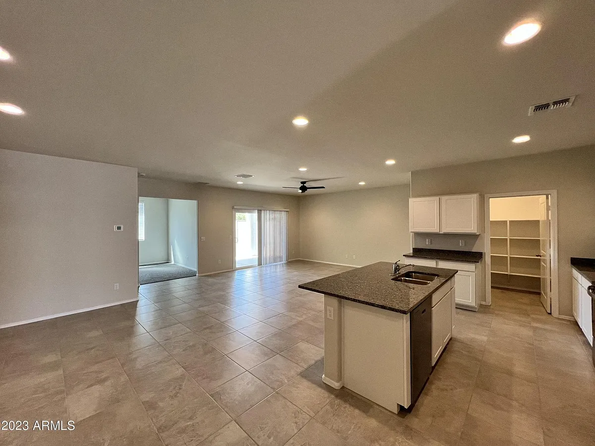 Building Photo - 3449 N Encanto St
