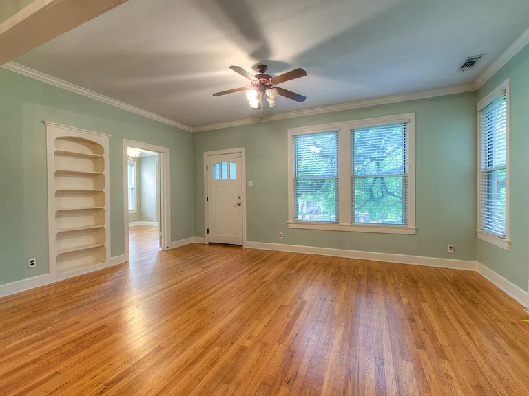720 Sparks Ave — Photo 6
