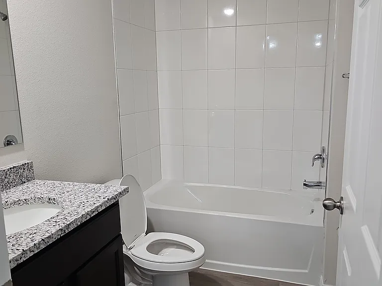 14 Union Ct #B — Photo 6