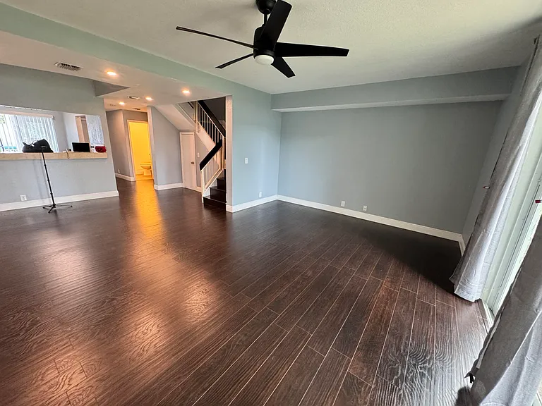 2323 SW 82nd Way — Photo 2