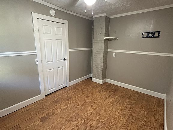 5th image of 6024 Cunningham St