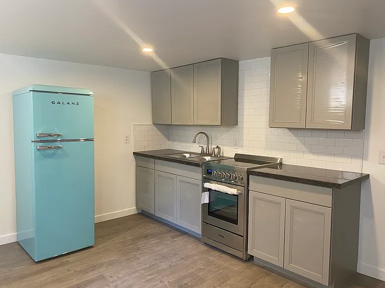 909 E 1st Ave #STUDIO — Photo 1