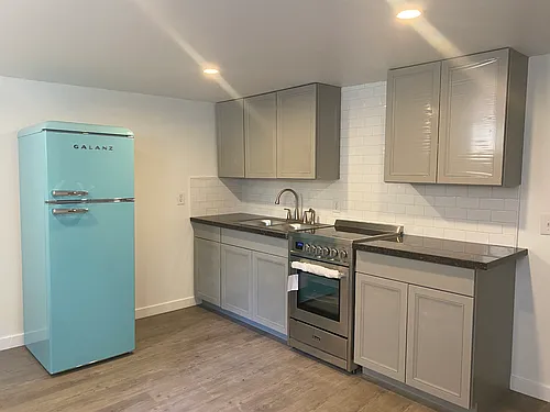 909 E 1st Ave #STUDIO Photo 1