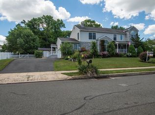 1084 Overlook Dr, Pottstown, PA 19464