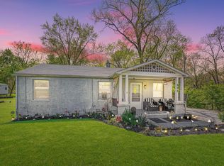 899 Hart Rd, Columbus, OH 43223