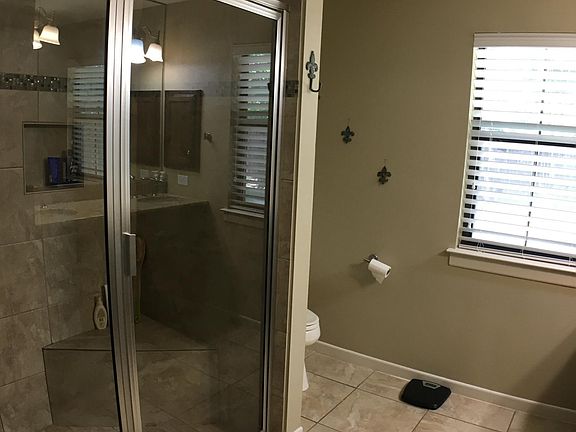 5th image of 323 Bryn Mawr Dr