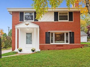 10414 W Hillside Ave, Wauwatosa, WI 53222