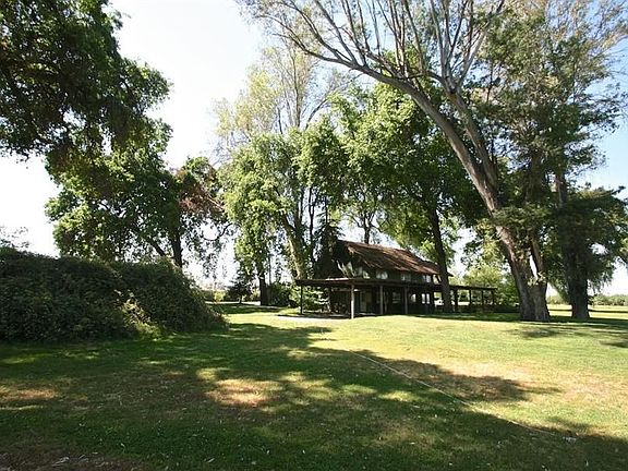 2nd image of 30400 Road 158