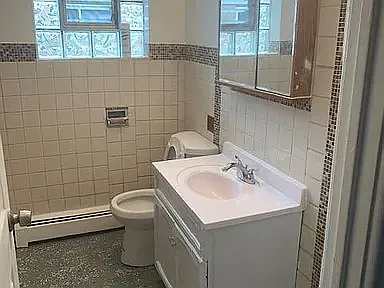3 bed, 1200 sqft, $2,400 — Photo 4