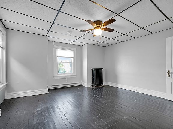4th image of 1409 W Linden St APT 3
