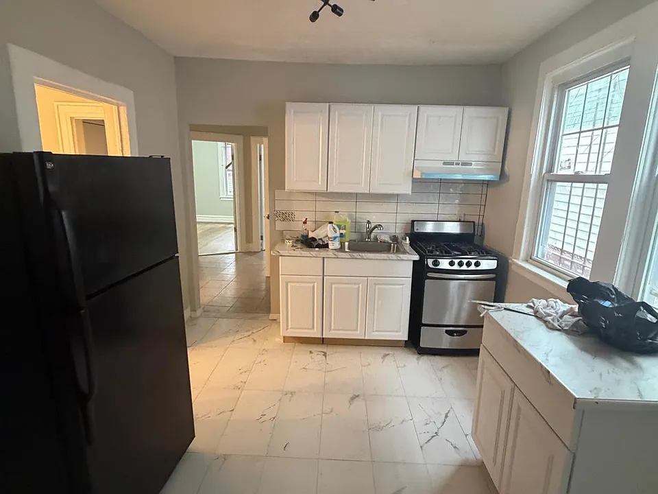165 Brookdale Ave #1