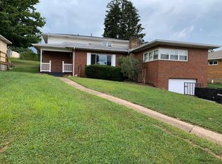 521 Westwood Dr, Steubenville, OH 43953