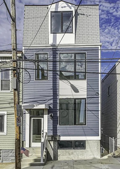 614 Edmond St