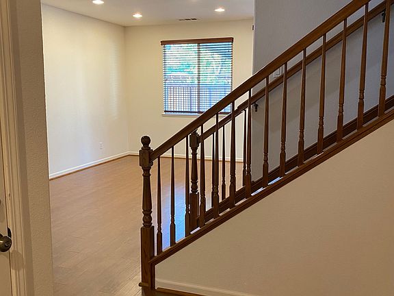 4th image of 1116 Tocia Ave
