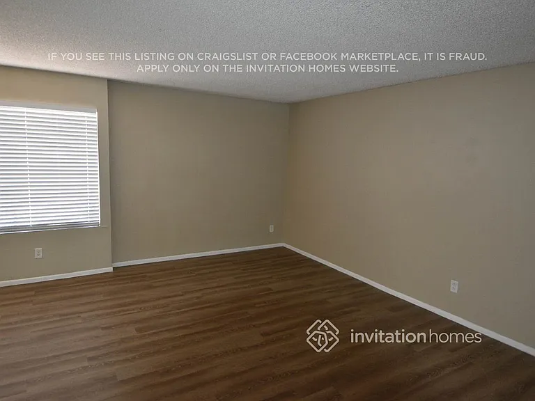 2301 W Waltann Ln — Photo 14