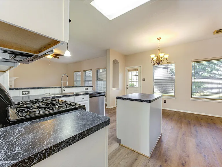 1223 Oak Canyon Ln — Photo 14