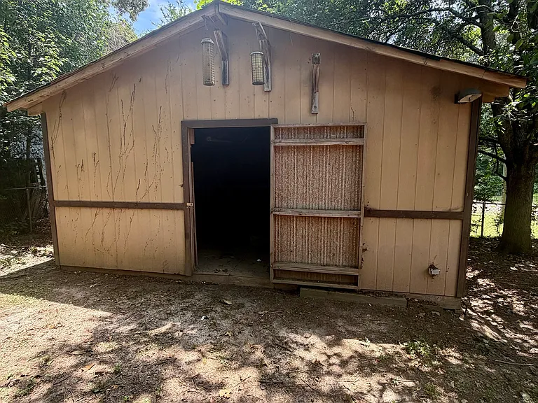 107 Stanley Ter — Photo 44