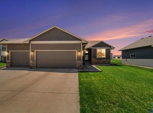 1188 Cyber Ct, Madison, SD 57042
