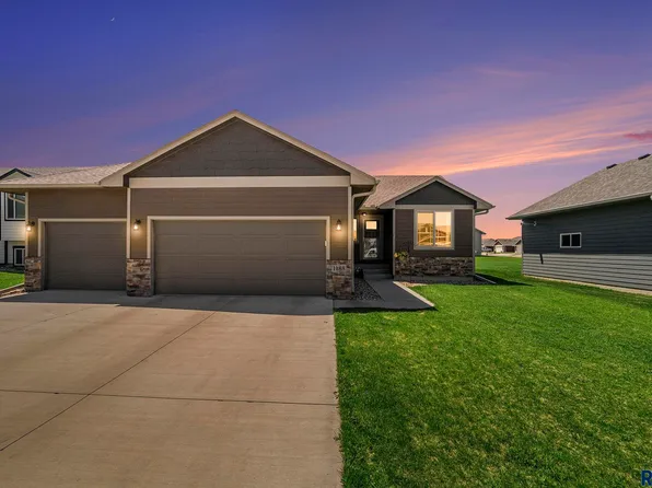 1188 Cyber Ct, Madison, SD 57042