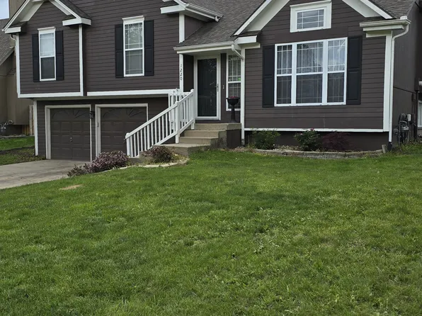 1220 NE Applewood St, Lees Summit, MO 64086