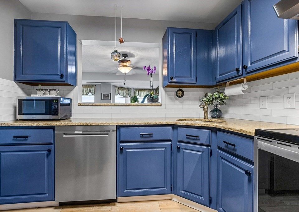 2nd image of 9 Park Ave APT 407