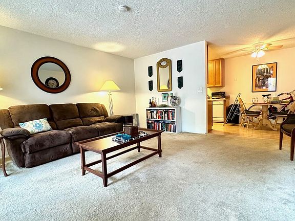 3rd image of 8220 Vincetta Dr Unit 14