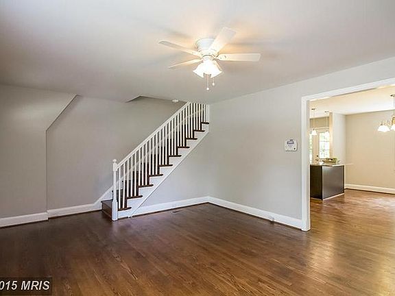 open plan family room to kitchen