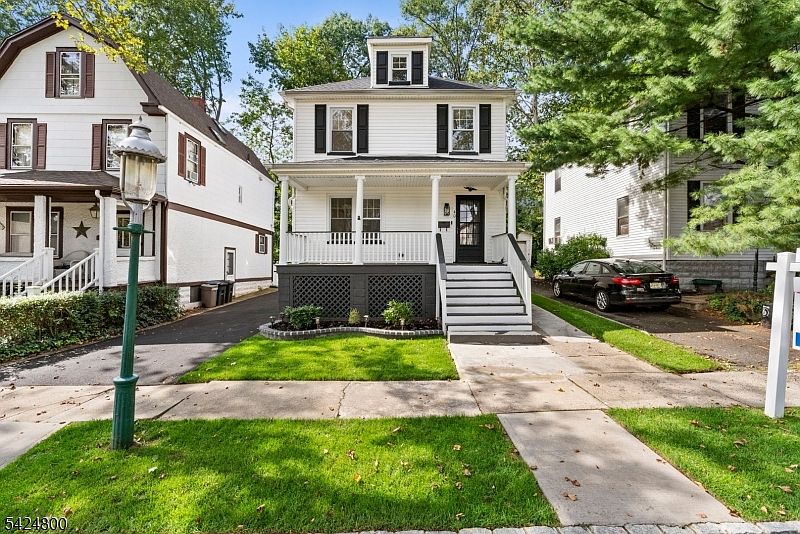 1st image of 40 Edgewood Rd