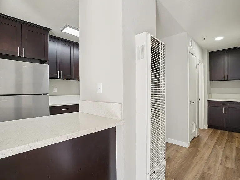 Chadron Apts — Photo 23