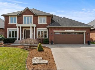 1685 Lansdowne Ave, Lasalle, ON N9J 3X8